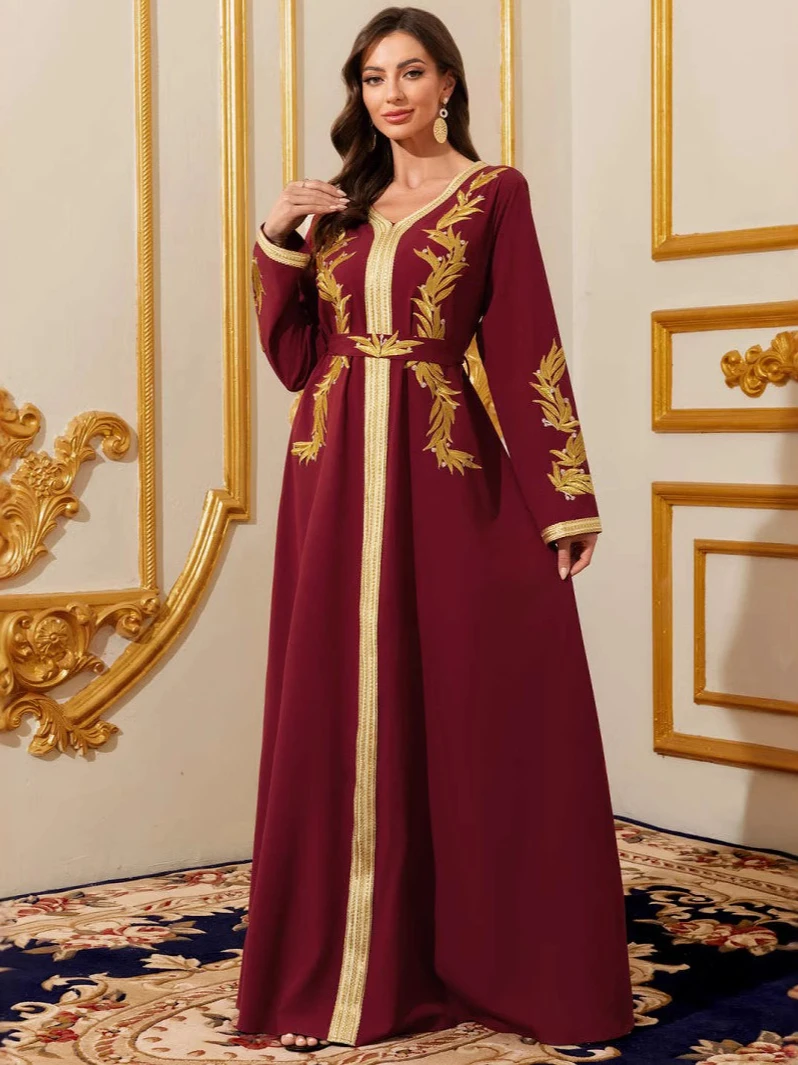 Embroidery Arabic - Donne musulmane Abito con scollo a