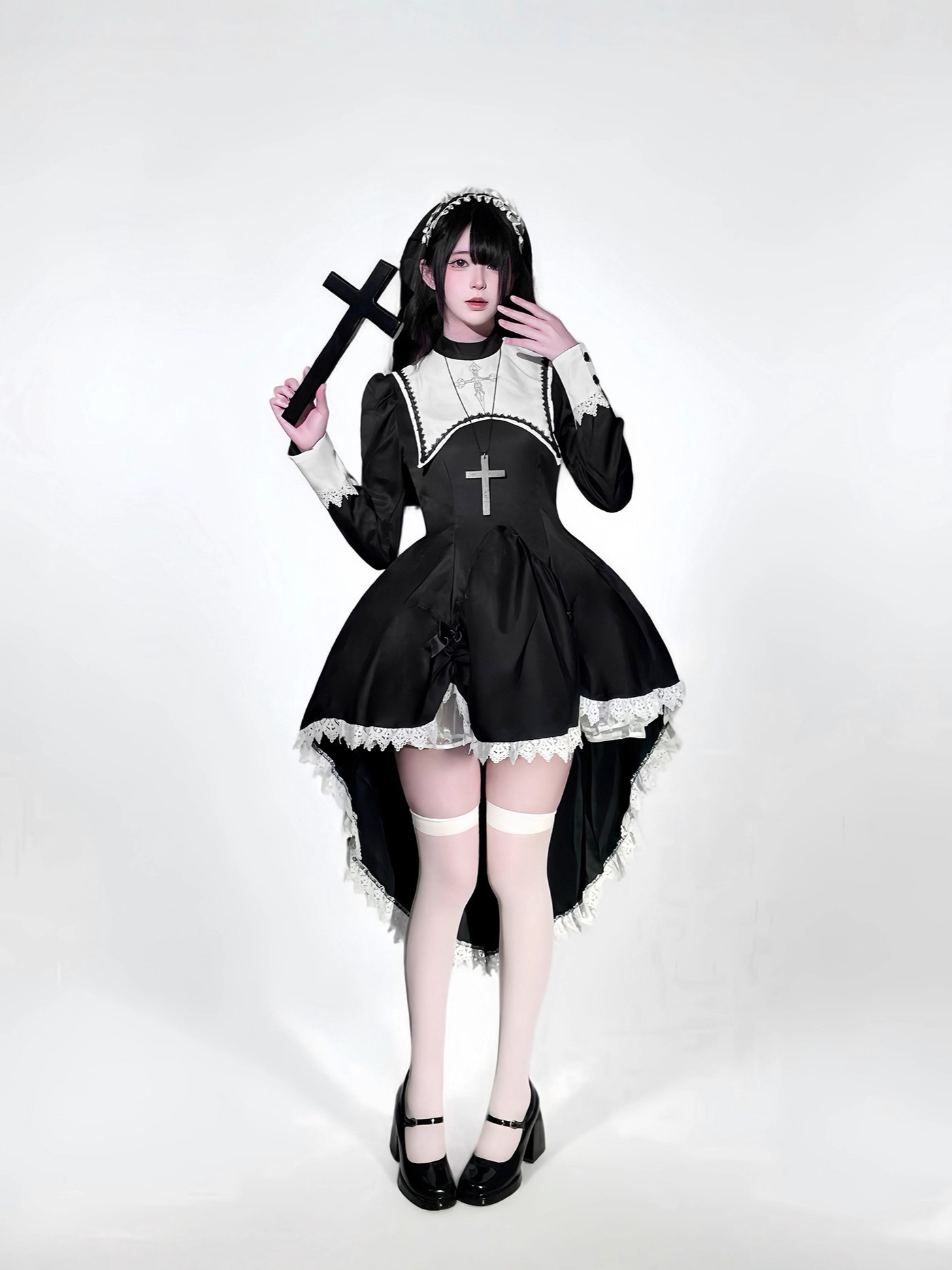 Embroidery Class - Costume da suora di Halloween con