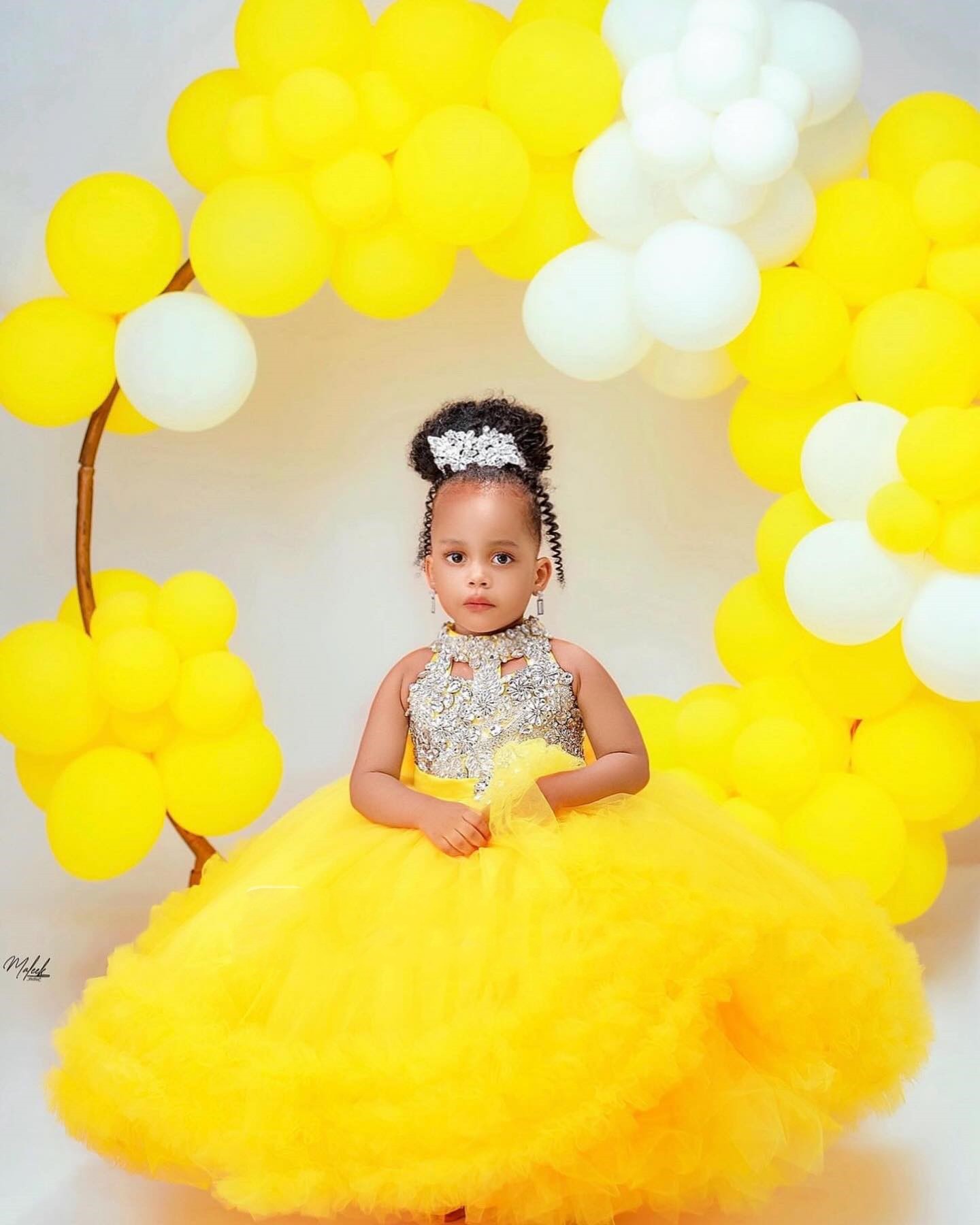 Splendido abito da ragazza di  - Embroidery Yellow Flower recensione e prezzo