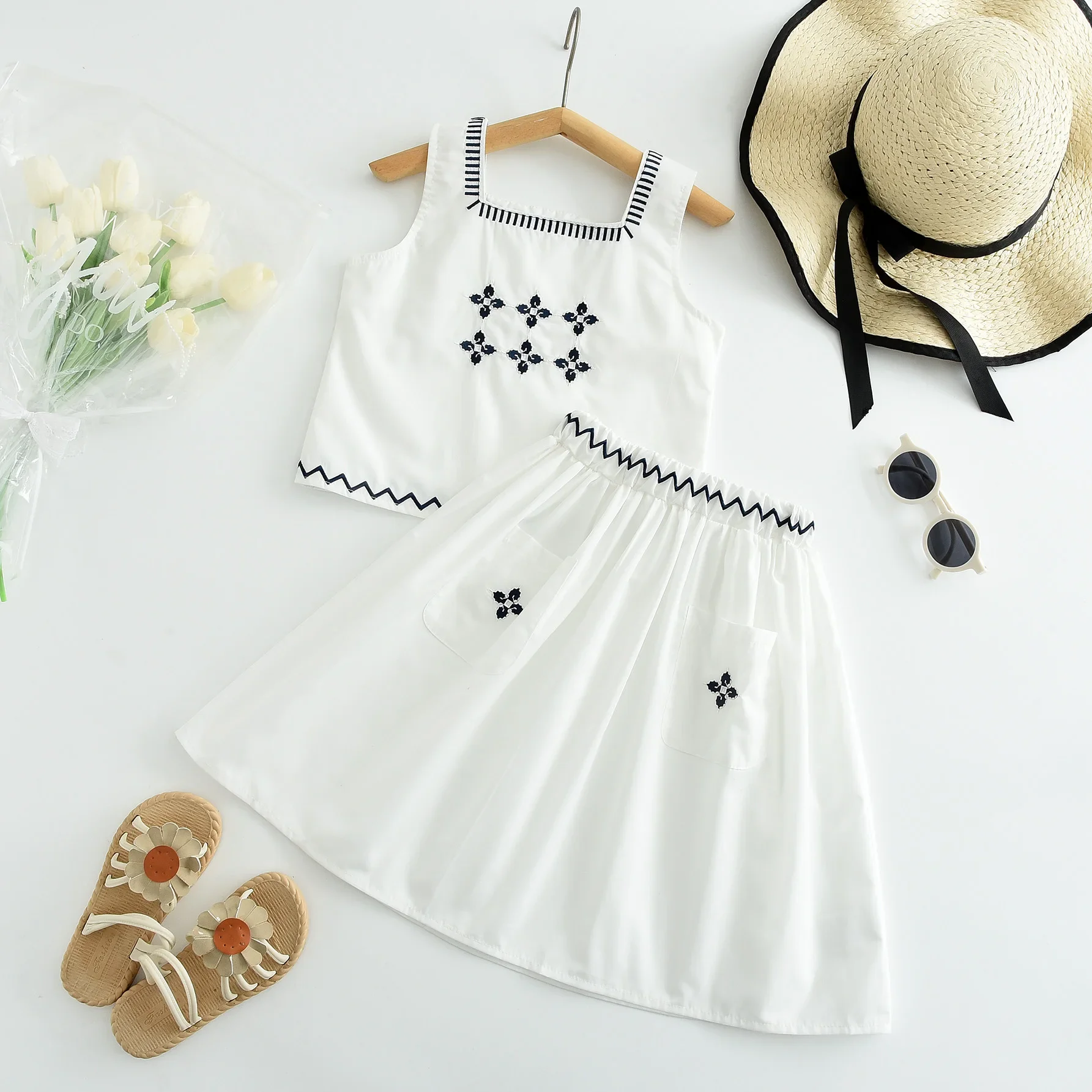 Set di abbigliamento per bambi - Embroidery Class recensione e prezzo