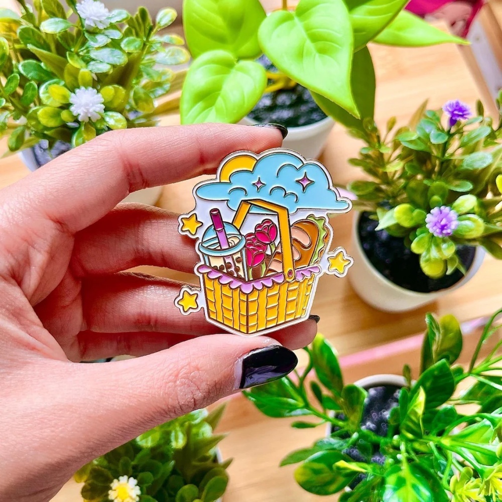Spilla Personalizzata con Logo - Embroidery Illustration recensione e prezzo