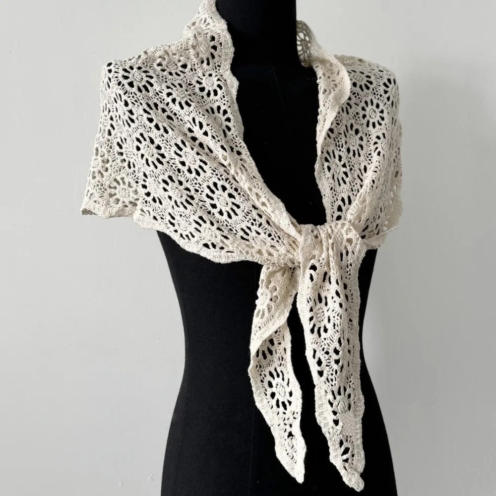 Sciarpa triangolare in maglia  - Embroidery Converter recensione e prezzo