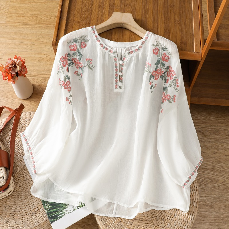 Abbigliamento da donna in stil - Embroidery Class recensione e prezzo